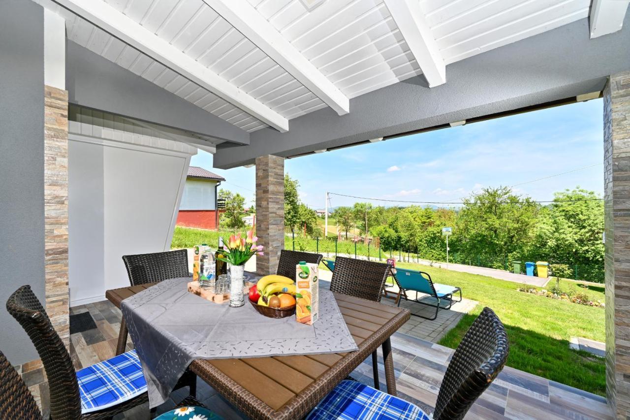 Villa Cvetkova Hiza Sa Jacuzzijem Tuheljske Toplice Exterior foto