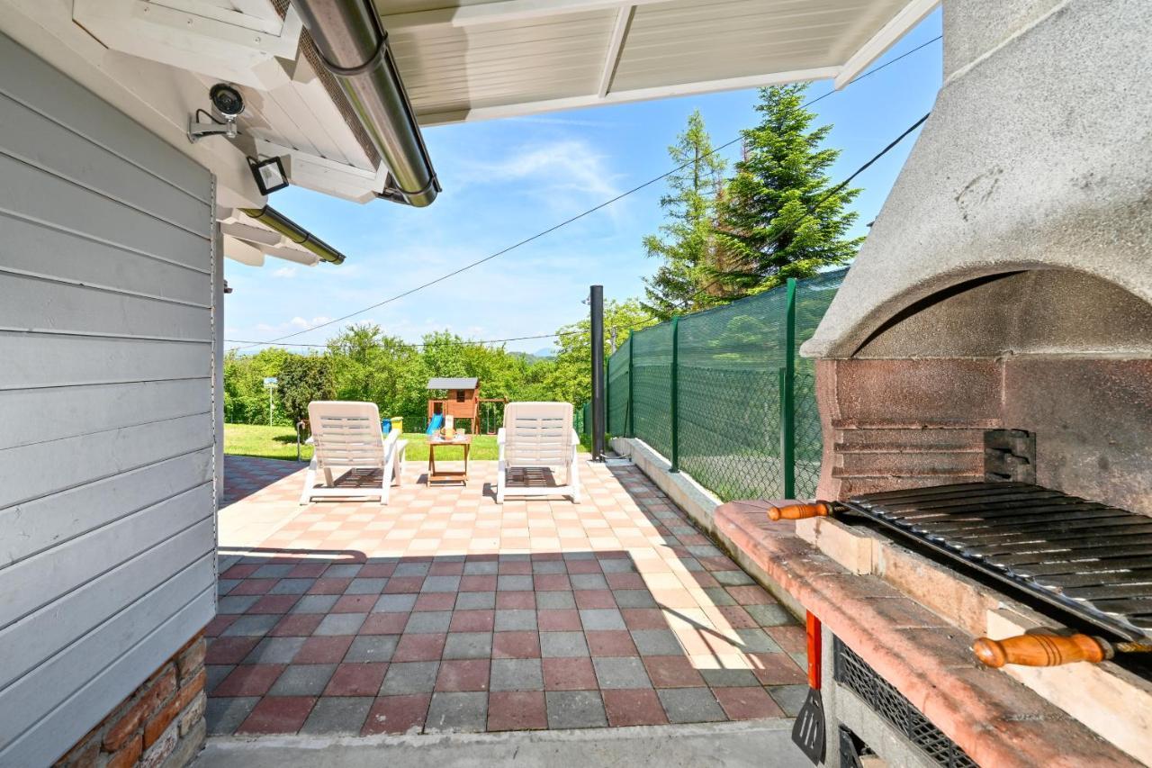 Villa Cvetkova Hiza Sa Jacuzzijem Tuheljske Toplice Exterior foto