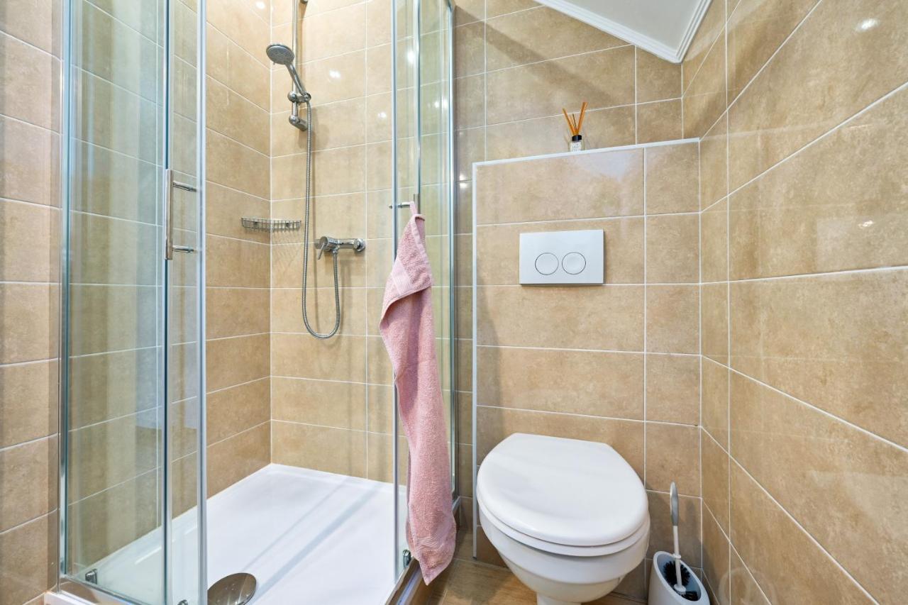 Villa Cvetkova Hiza Sa Jacuzzijem Tuheljske Toplice Exterior foto