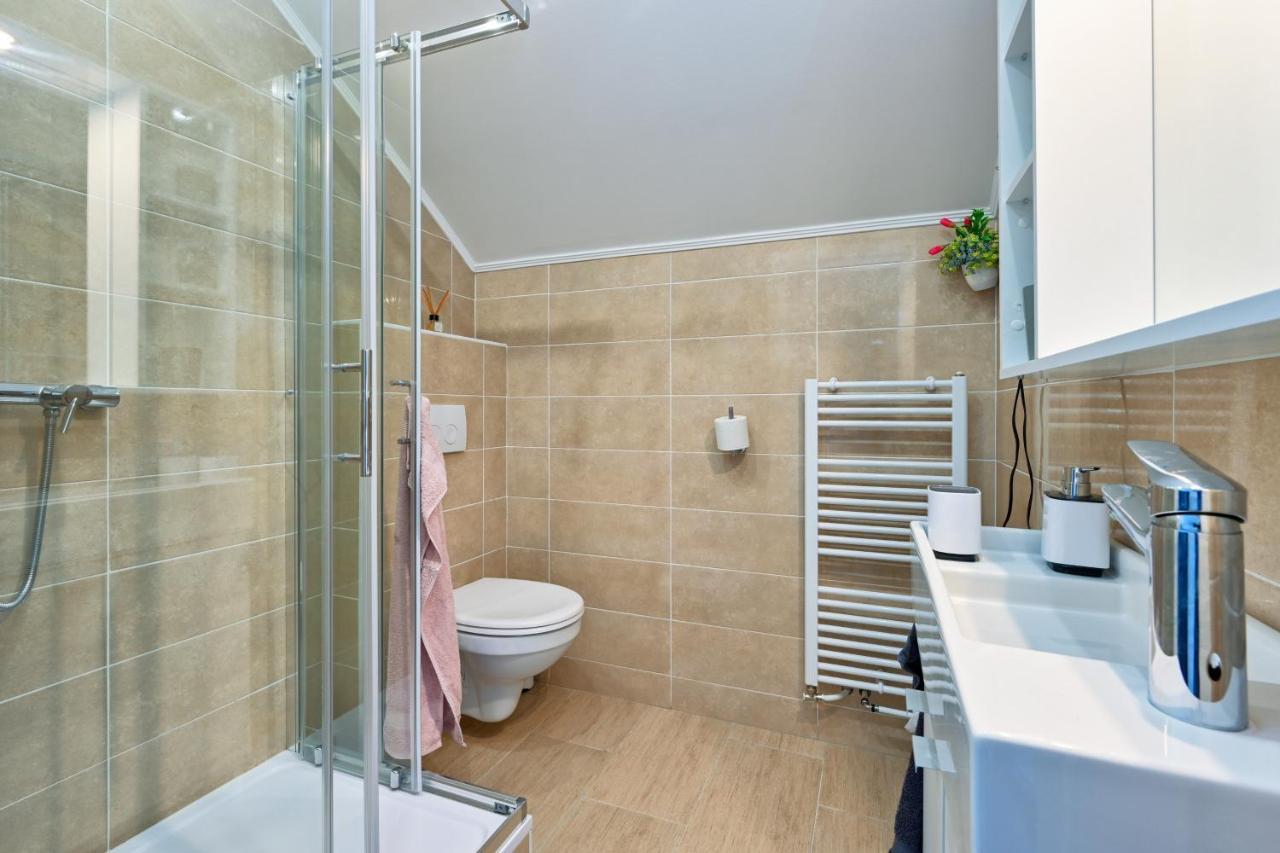 Villa Cvetkova Hiza Sa Jacuzzijem Tuheljske Toplice Exterior foto