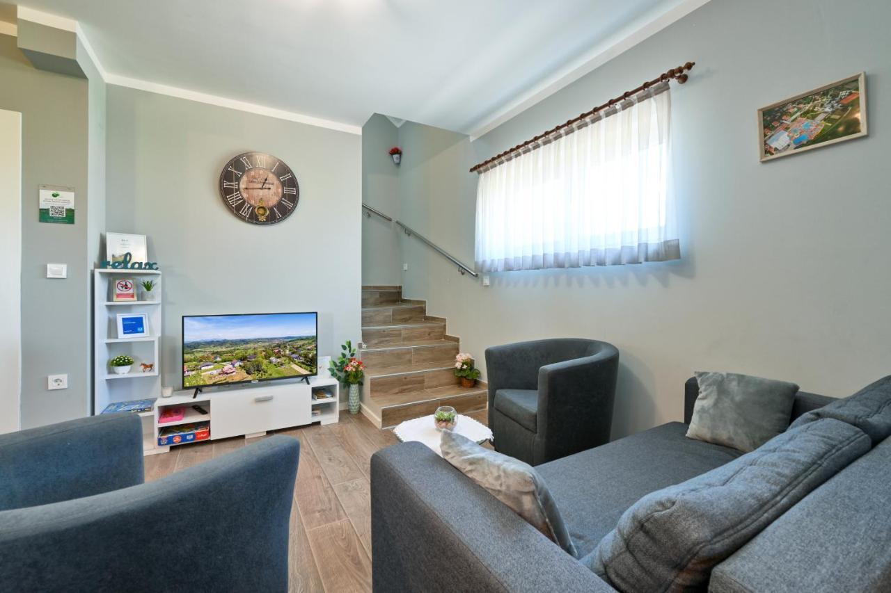 Villa Cvetkova Hiza Sa Jacuzzijem Tuheljske Toplice Exterior foto