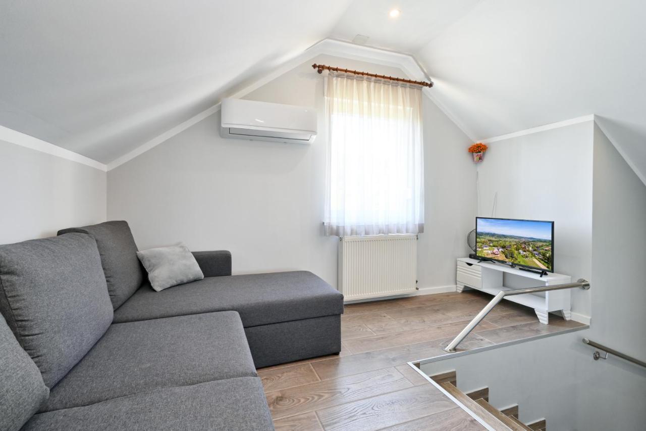 Villa Cvetkova Hiza Sa Jacuzzijem Tuheljske Toplice Exterior foto