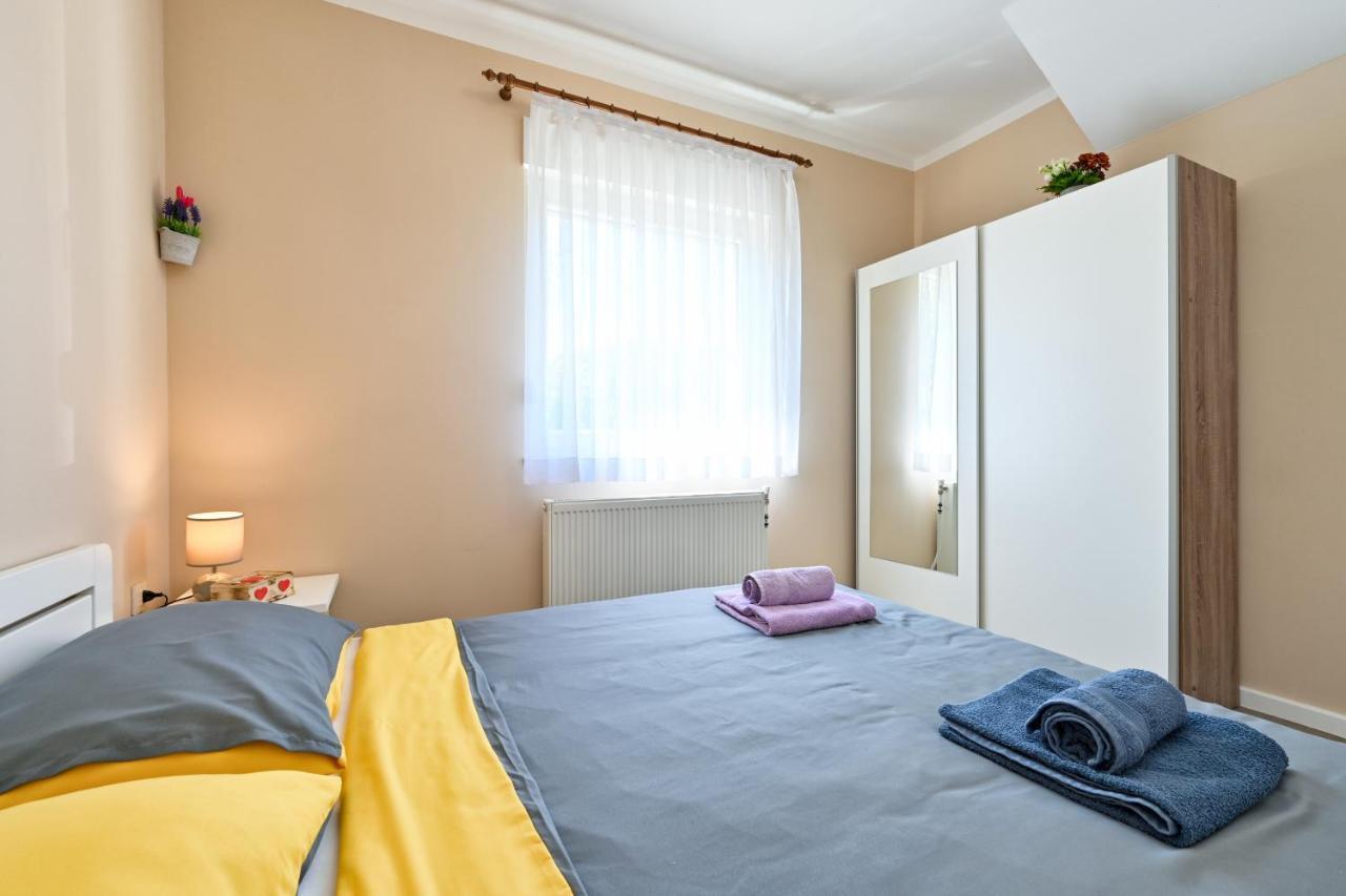 Villa Cvetkova Hiza Sa Jacuzzijem Tuheljske Toplice Exterior foto