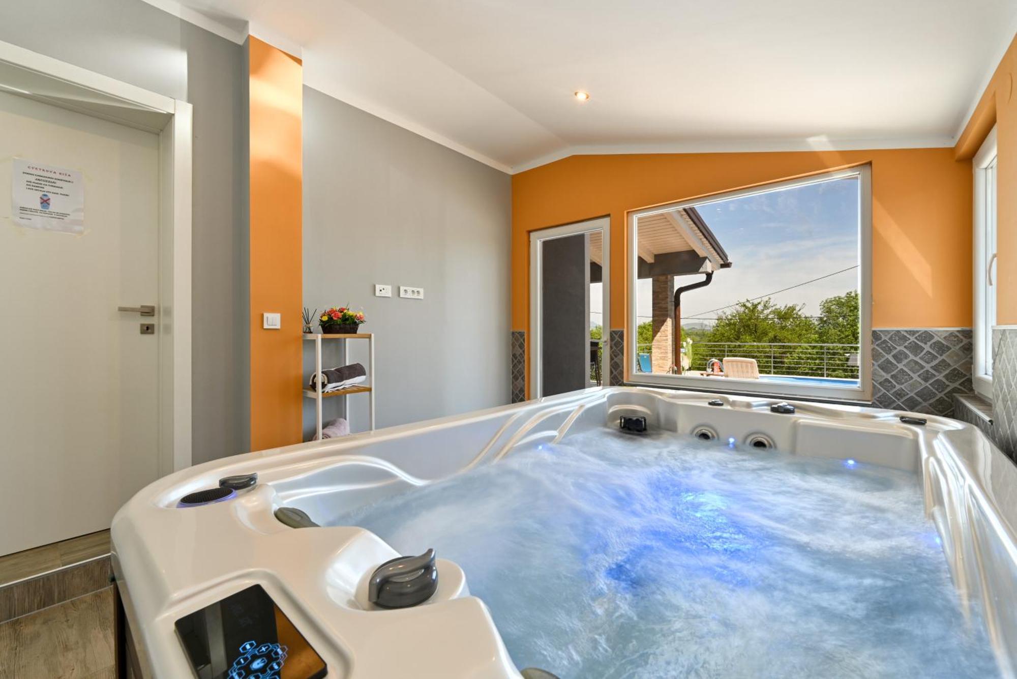 Villa Cvetkova Hiza Sa Jacuzzijem Tuheljske Toplice Exterior foto