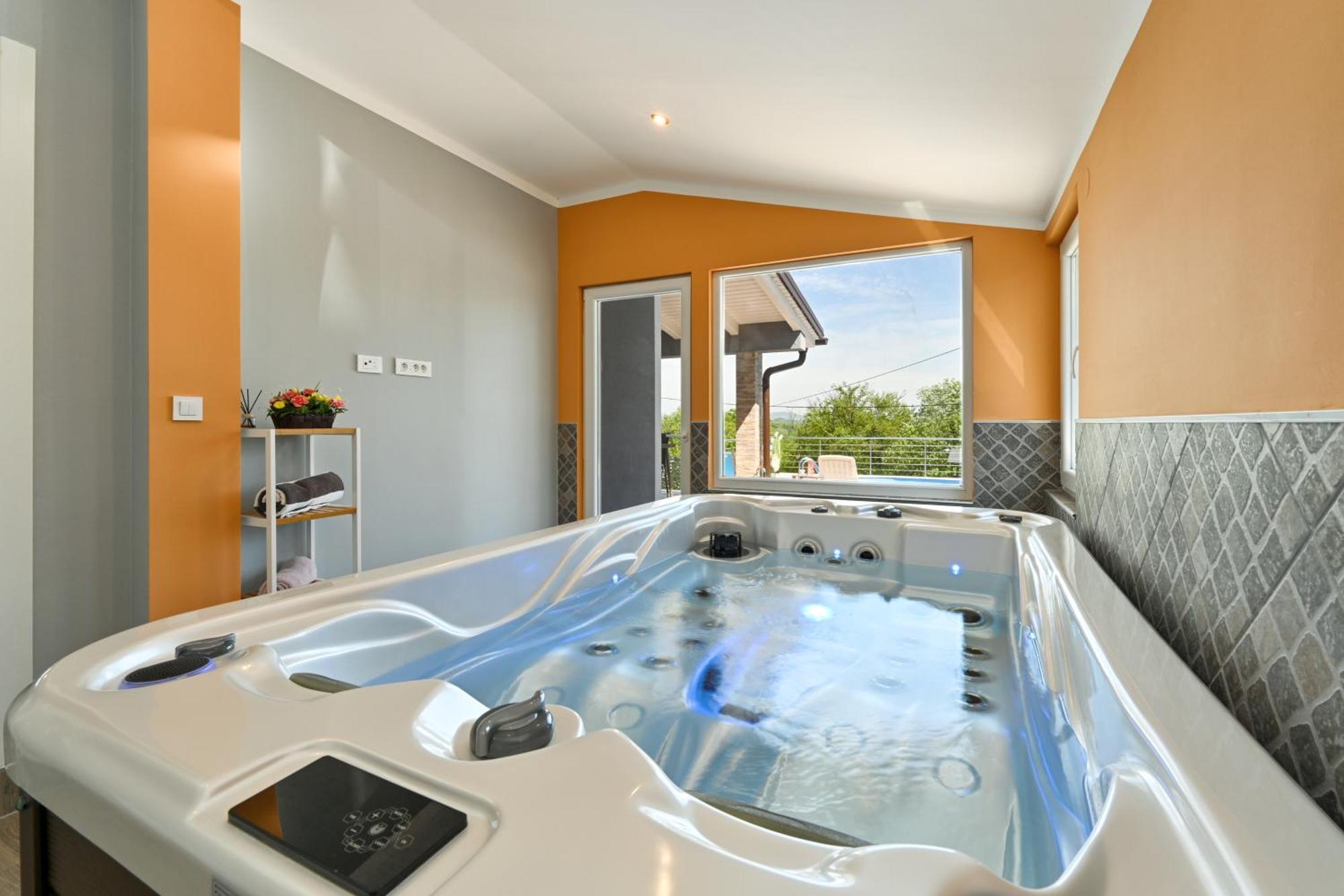 Villa Cvetkova Hiza Sa Jacuzzijem Tuheljske Toplice Exterior foto